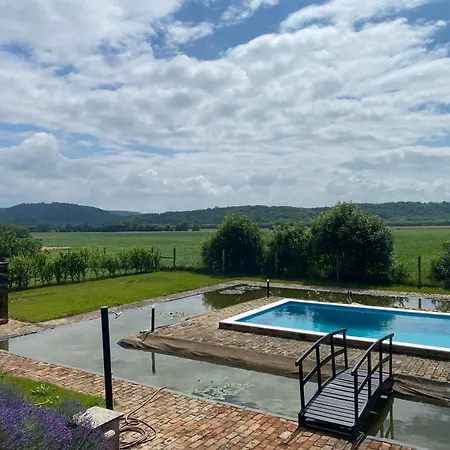 Szent Gaál Kastély Villa