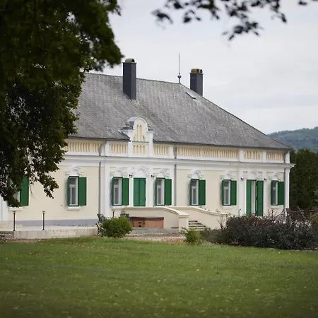 Szent Gaal Kastely Vila
