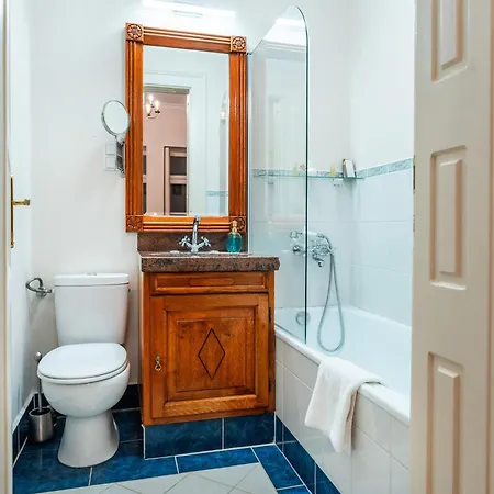 Szent Gaál Kastély Zomba